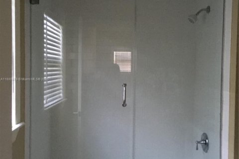 Купить виллу или дом в Исламорада, Вилладж оф Айлендс, Флорида 2 спальни, 127.83м2, № 1929755 - фото 22