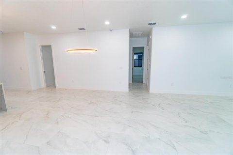 Villa ou maison à vendre à Tampa, Floride: 3 chambres, 188.13 m2 № 2394190 - photo 3