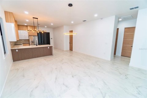 Villa ou maison à vendre à Tampa, Floride: 3 chambres, 188.13 m2 № 2394190 - photo 4