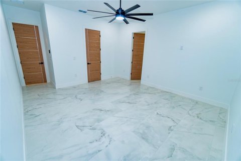 Villa ou maison à vendre à Tampa, Floride: 3 chambres, 188.13 m2 № 2394190 - photo 16