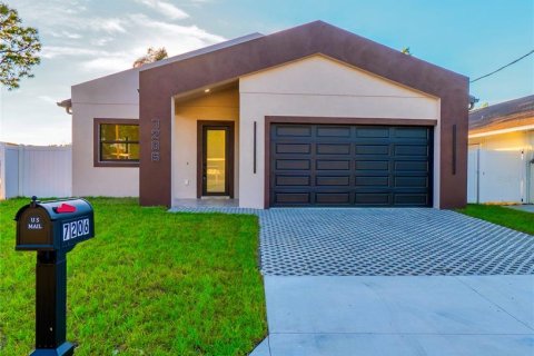 Villa ou maison à Tampa, Floride 3 chambres, 188.13 m2 № 2394190