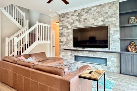 Villa ou maison à vendre à Dania Beach, Floride: 3 chambres, 221.85 m2 № 2050505 - photo 7