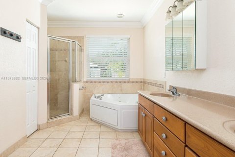 Villa ou maison à vendre à Dania Beach, Floride: 3 chambres, 221.85 m2 № 2050505 - photo 16