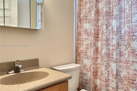 Villa ou maison à vendre à Dania Beach, Floride: 3 chambres, 221.85 m2 № 2050505 - photo 24