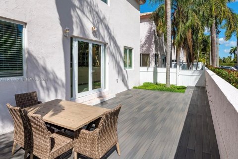 Villa ou maison à vendre à Dania Beach, Floride: 3 chambres, 221.85 m2 № 2050505 - photo 8