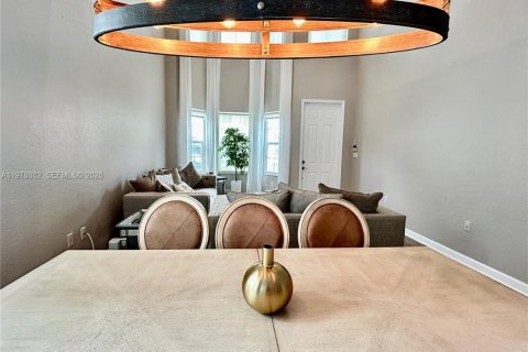 Villa ou maison à vendre à Dania Beach, Floride: 3 chambres, 221.85 m2 № 2050505 - photo 12