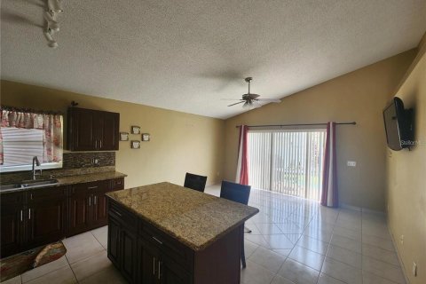 Villa ou maison à louer à Kissimmee, Floride: 3 chambres, 131.27 m2 № 2100532 - photo 9