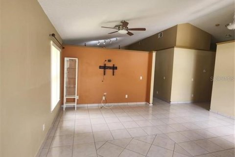 Villa ou maison à louer à Kissimmee, Floride: 3 chambres, 131.27 m2 № 2100532 - photo 7