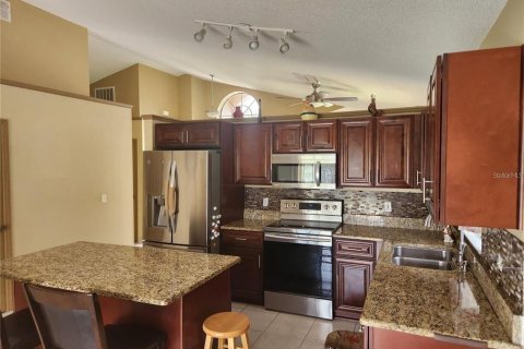 Villa ou maison à louer à Kissimmee, Floride: 3 chambres, 131.27 m2 № 2100532 - photo 16