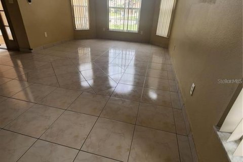 Villa ou maison à louer à Kissimmee, Floride: 3 chambres, 131.27 m2 № 2100532 - photo 6