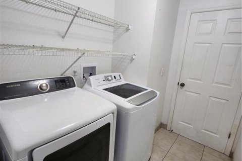 Villa ou maison à louer à Kissimmee, Floride: 3 chambres, 131.27 m2 № 2100532 - photo 25