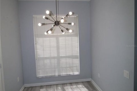 House in Orlando, Florida 3 bedrooms, 177.91 sq.m. № 2198453 - photo 2
