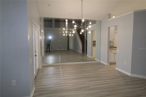 House in Orlando, Florida 3 bedrooms, 177.91 sq.m. № 2198453 - photo 5