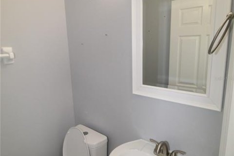 House in Orlando, Florida 3 bedrooms, 177.91 sq.m. № 2198453 - photo 9