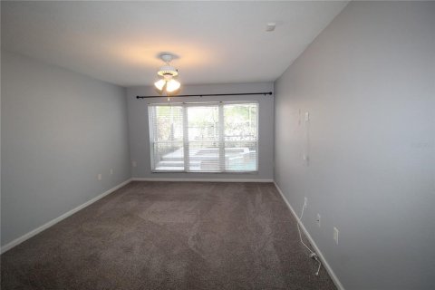 House in Orlando, Florida 3 bedrooms, 177.91 sq.m. № 2198453 - photo 10