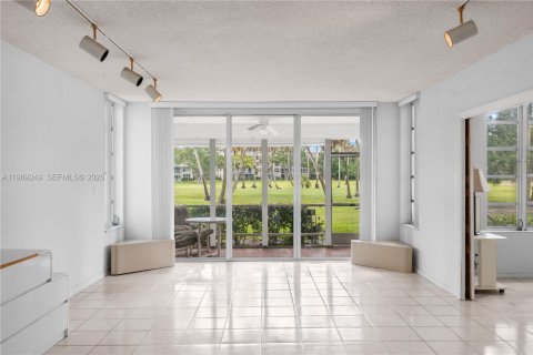 Condominio en venta en Pompano Beach, Florida, 3 dormitorios, 150.5 m2 № 2060270 - foto 6