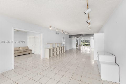 Condominio en venta en Pompano Beach, Florida, 3 dormitorios, 150.5 m2 № 2060270 - foto 8