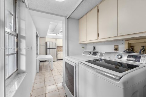 Condominio en venta en Pompano Beach, Florida, 3 dormitorios, 150.5 m2 № 2060270 - foto 24