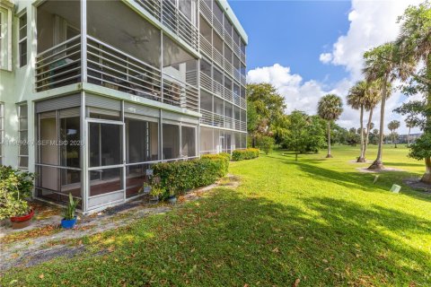 Condominio en venta en Pompano Beach, Florida, 3 dormitorios, 150.5 m2 № 2060270 - foto 29