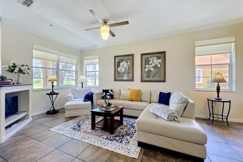 Townhouse in Four Corners, Florida 4 bedrooms, 172.98 sq.m. № 2124782 - photo 19