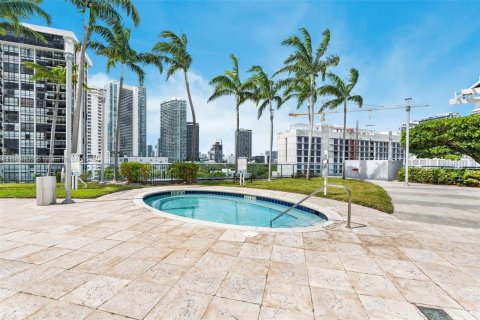 Copropriété à vendre à Miami, Floride: 2 chambres, 109.07 m2 № 1970464 - photo 29