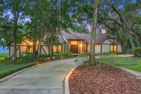 House in Altamonte Springs, Florida 3 bedrooms, 292.64 sq.m. № 2231481 - photo 2