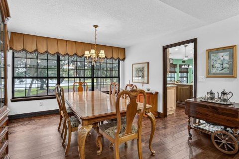House in Altamonte Springs, Florida 3 bedrooms, 292.64 sq.m. № 2231481 - photo 13