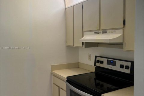 Copropriété à louer à Cutler Bay, Floride: 2 chambres, 91.04 m2 № 1970624 - photo 5