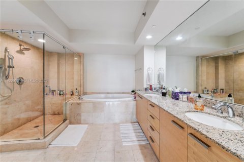 Condominio en venta en Hallandale Beach, Florida, 3 dormitorios, 191.84 m2 № 2034854 - foto 12