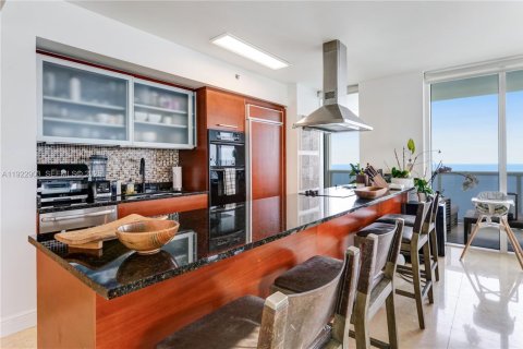 Condominio en venta en Hallandale Beach, Florida, 3 dormitorios, 191.84 m2 № 2034854 - foto 7