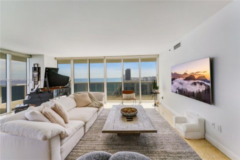 Condominio en venta en Hallandale Beach, Florida, 3 dormitorios, 191.84 m2 № 2034854 - foto 8