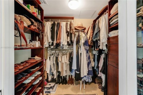 Condominio en venta en Hallandale Beach, Florida, 3 dormitorios, 191.84 m2 № 2034854 - foto 13