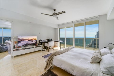 Condominio en venta en Hallandale Beach, Florida, 3 dormitorios, 191.84 m2 № 2034854 - foto 11