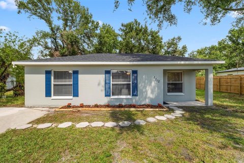 House in Tampa, Florida 2 bedrooms, 91.51 sq.m. № 1873949 - photo 1
