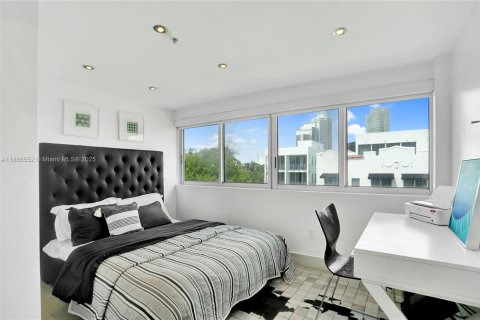 Condo in Miami Beach, Florida, 2 bedrooms  № 1933068 - photo 8