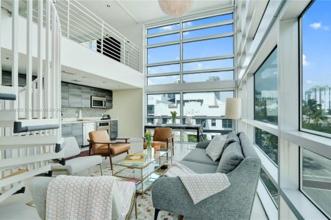 Condo in Miami Beach, Florida, 2 bedrooms  № 1933068 - photo 3