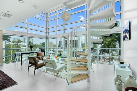Condo in Miami Beach, Florida, 2 bedrooms  № 1933068 - photo 2