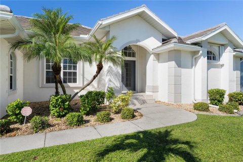 Villa ou maison à vendre à Punta Gorda, Floride: 3 chambres, 221.39 m2 № 2418351 - photo 16