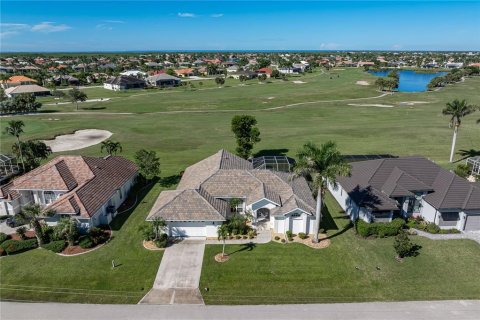 Villa ou maison à vendre à Punta Gorda, Floride: 3 chambres, 221.39 m2 № 2418351 - photo 2