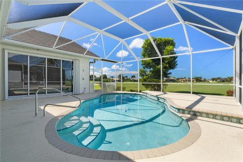 Villa ou maison à vendre à Punta Gorda, Floride: 3 chambres, 221.39 m2 № 2418351 - photo 6