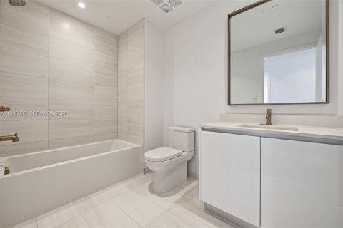 Condominio en venta en Miami, Florida, 3 dormitorios, 168.25 m2 № 2029791 - foto 25