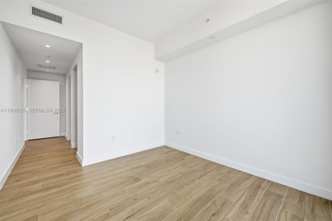 Condominio en venta en Miami, Florida, 3 dormitorios, 168.25 m2 № 2029791 - foto 22