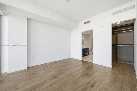 Condominio en venta en Miami, Florida, 3 dormitorios, 168.25 m2 № 2029791 - foto 14