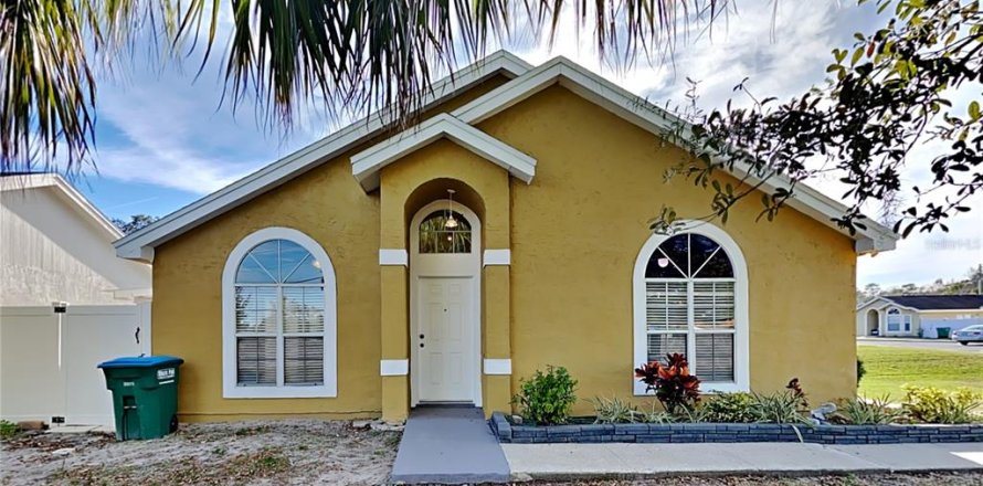 Villa ou maison à Winter Springs, Floride 3 chambres, 110.27 m2 № 2330079