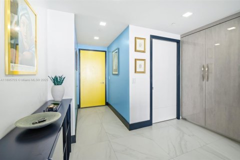Copropriété à vendre à Miami, Floride: 1 chambre, 98.01 m2 № 1949998 - photo 9