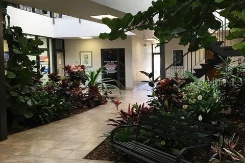 Immobilier commercial à louer à Tampa, Floride: 158.96 m2 № 2150842 - photo 8