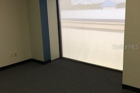 Immobilier commercial à louer à Tampa, Floride: 158.96 m2 № 2150842 - photo 11