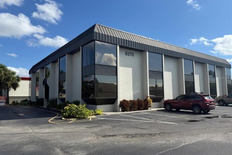 Immobilier commercial à louer à Tampa, Floride: 158.96 m2 № 2150842 - photo 4