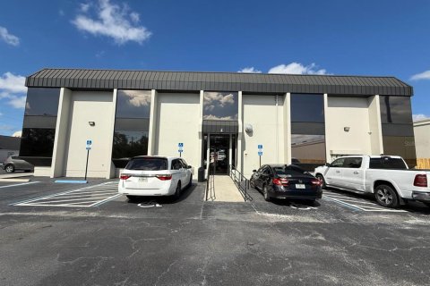 Immobilier commercial à louer à Tampa, Floride: 158.96 m2 № 2150842 - photo 5