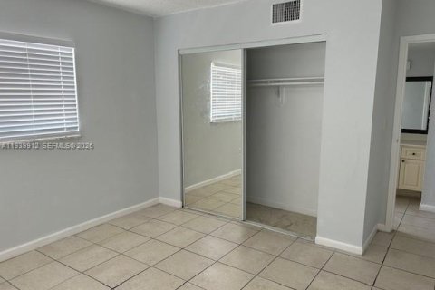 Condominio en venta en Pembroke Park, Florida, 3 dormitorios, 110.55 m2 № 2252794 - foto 5